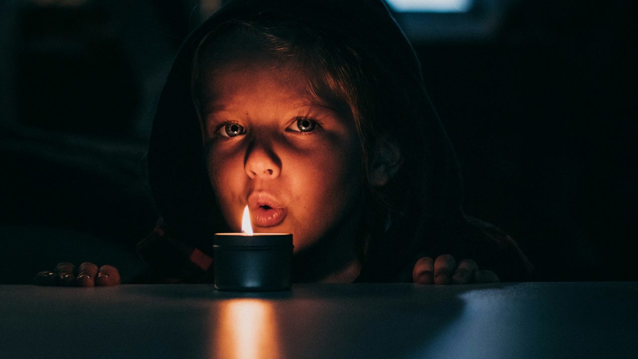 How Families Survive Blackouts and Power Cuts in Gaza